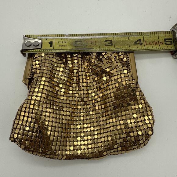 Vintage Women’s Gold Tone Mesh Coin Purse Kiss Lock Satin Lined USA Duramesh 80s - Picture 5 of 6